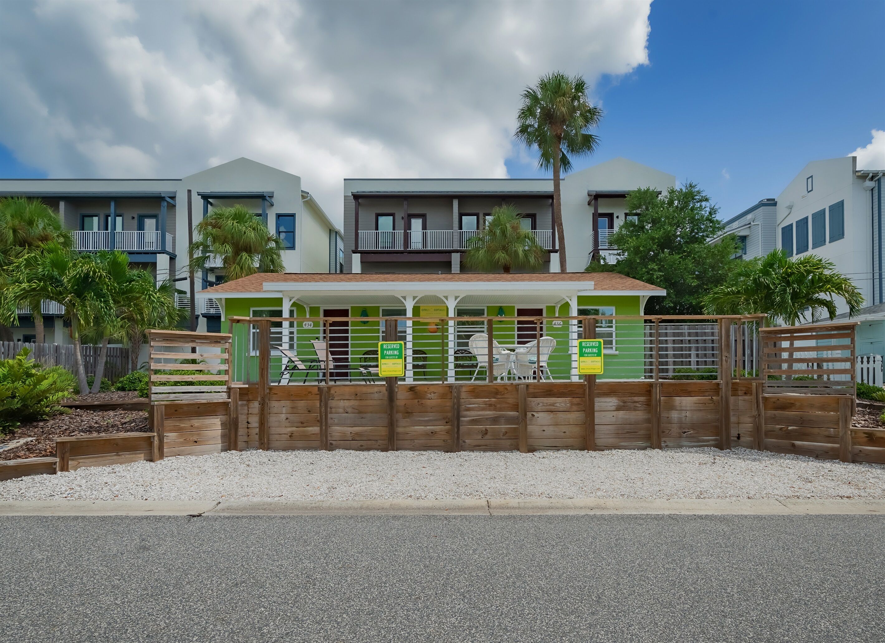 Cozy Downtown Dunedin Cottage + Waterfront | Pet friendly