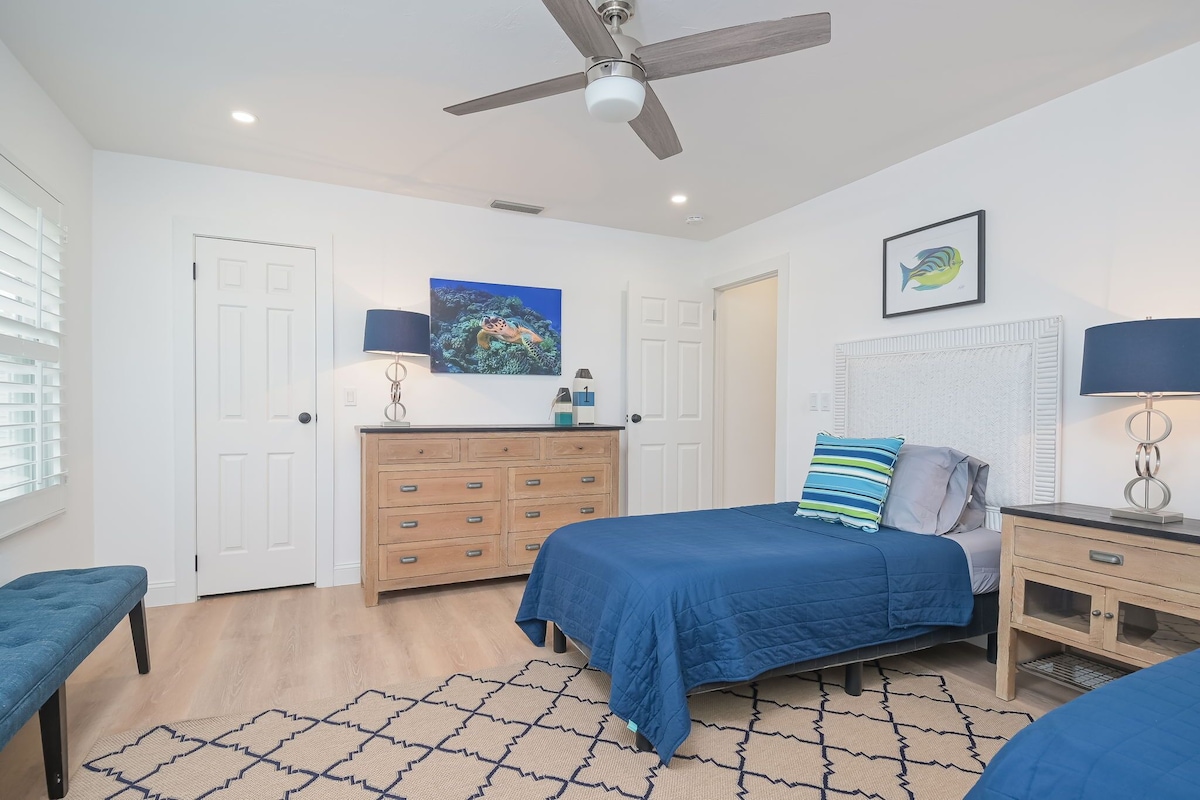 Photo 16 of Prime Location Close to Downtown Waterfront/ Boatslip 3 Bedroom 3 Bath Pool Home