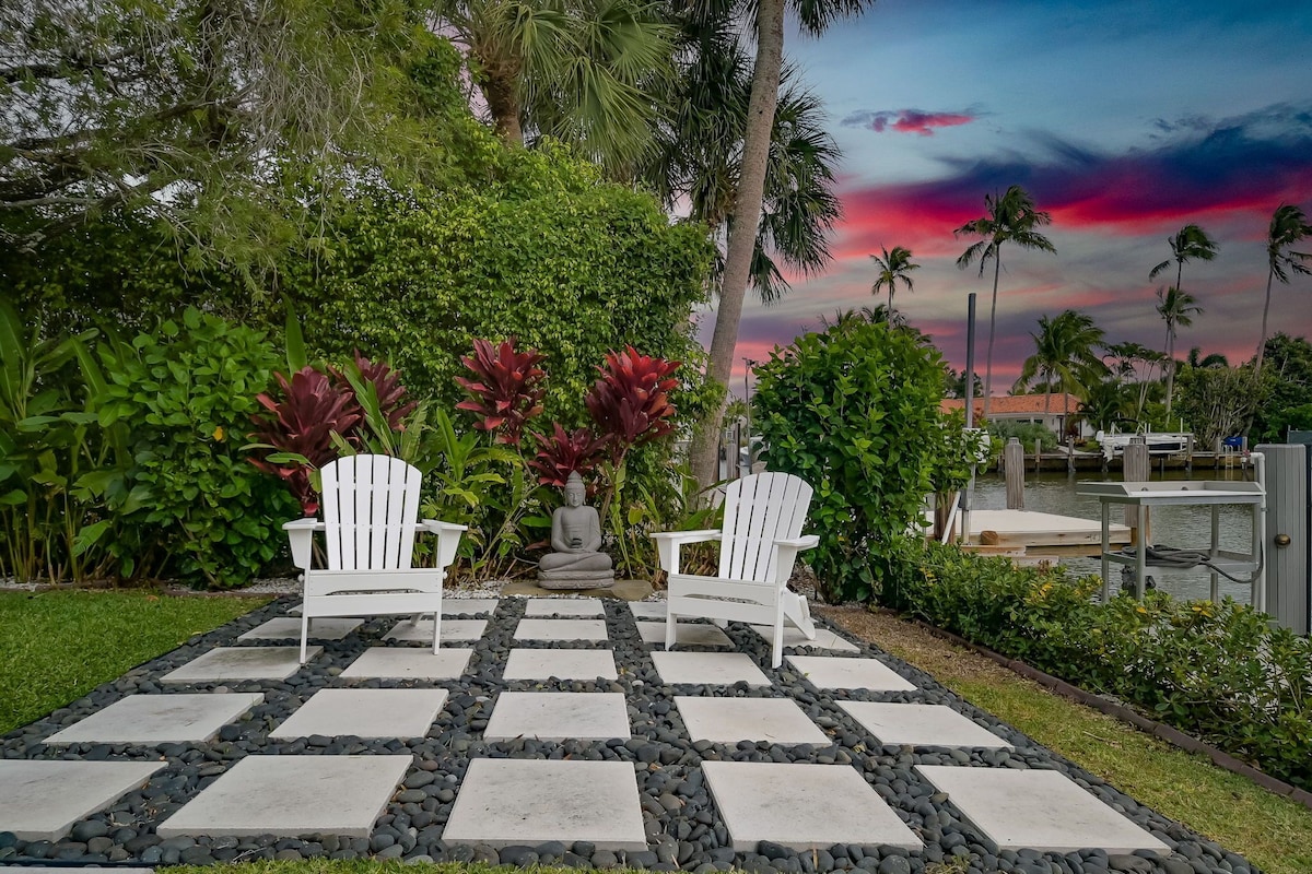 Photo 24 of Prime Location Close to Downtown Waterfront/ Boatslip 3 Bedroom 3 Bath Pool Home