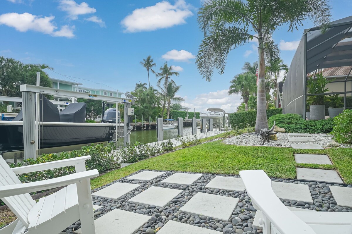 Photo 23 of Prime Location Close to Downtown Waterfront/ Boatslip 3 Bedroom 3 Bath Pool Home
