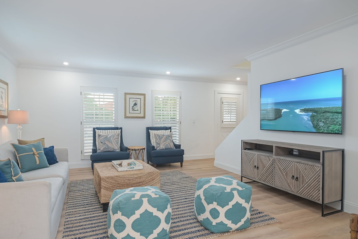 Photo 5 of Prime Location Close to Downtown Waterfront/ Boatslip 3 Bedroom 3 Bath Pool Home