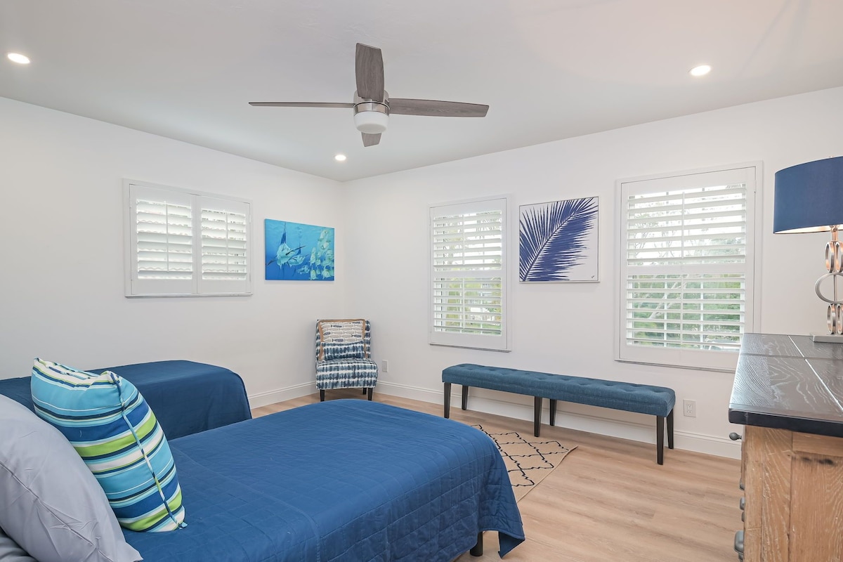 Photo 15 of Prime Location Close to Downtown Waterfront/ Boatslip 3 Bedroom 3 Bath Pool Home