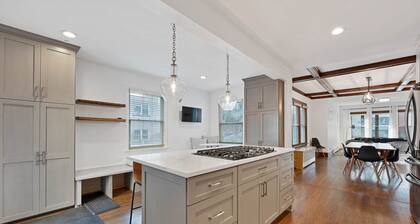 Charming Oak Park 4BD/3.5BA and 2 Private Parking by AllSet Turnover