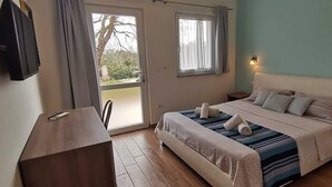 3 chambres, fer et planche à repasser, Wi-Fi gratuit, draps fournis