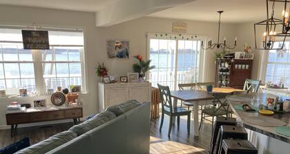 Peaceful Bayside Retreat! Water views with direct private beach access!