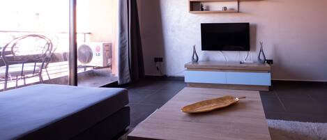 2 bedrooms, in-room safe, iron/ironing board, free WiFi