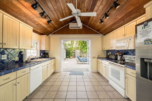 PAGITT HOUSE - 3/ 2 - OLD TOWN KEY WEST WITH POOL 