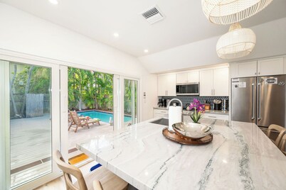 PAGITT HOUSE - 4/3.5 - OLD TOWN KEY WEST WITH POOL!