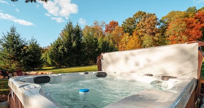 Cozy Getaway w/ Theater and Hot Tub