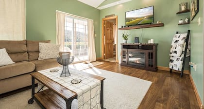 Cozy Getaway w/ Theater and Hot Tub