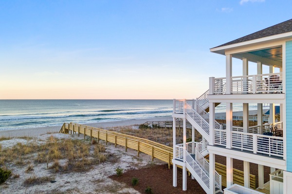 På stranden og solsenger