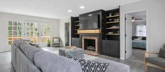 Spacious Family Oasis with Hot Tub, PingPong, Air Hockey & More - Ideal Getaway!