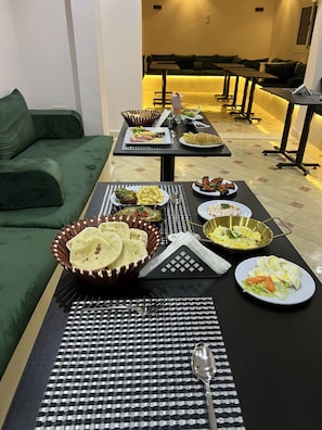 Desayuno bufé gratuito y diario