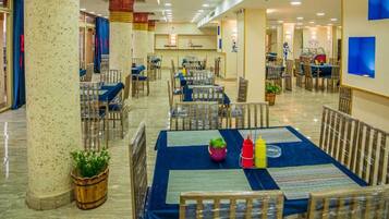 Free daily buffet breakfast