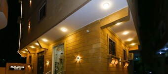 เกสต์เฮาส์ พาราไดซ์ ท็อปรูฟ วิวพีระมิด