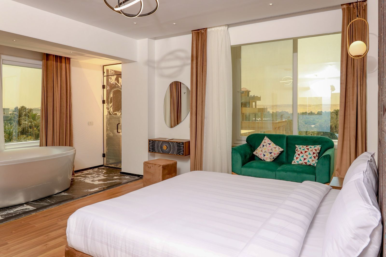 华丽双人房 | 埃及棉床单、高档床上用品、加厚床垫、迷你吧（备有免费物品）