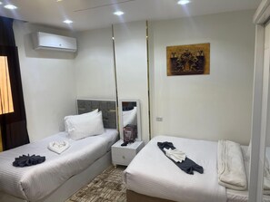 Deluxe Double Room | Egyptian cotton sheets, premium bedding, pillow-top beds, free minibar