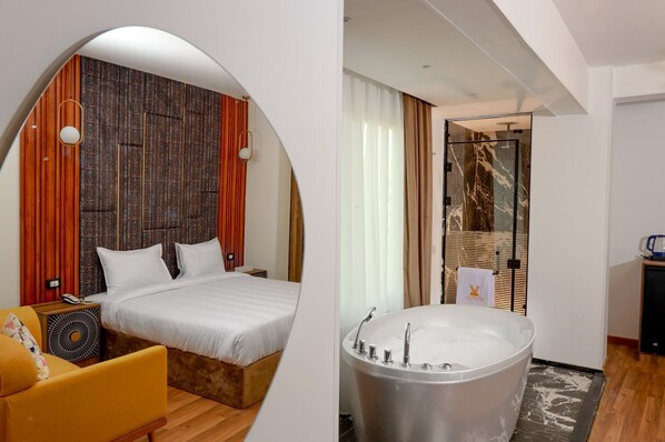 Deluxe Double Room | Egyptian cotton sheets, premium bedding, pillowtop beds, free minibar