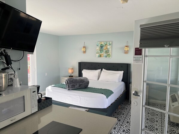 Een strijkplank/strijkijzer, gratis wifi, beddengoed