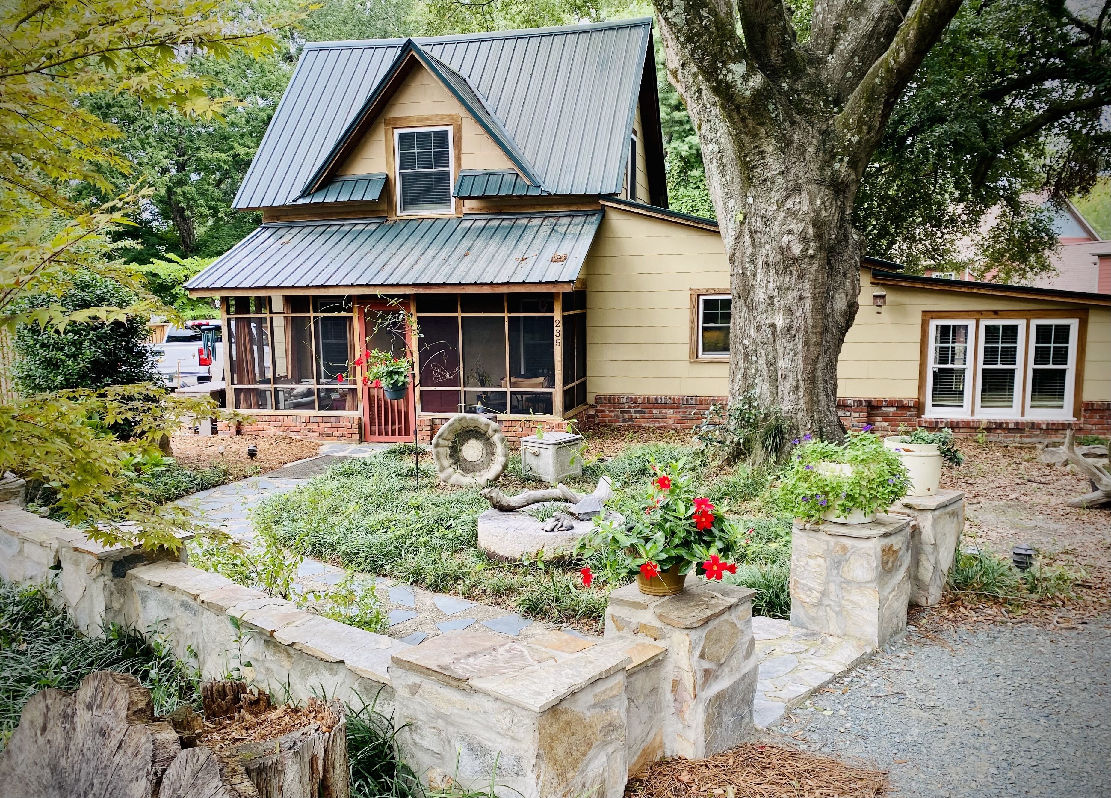 Historic 1890 Cottage in the Heart of Downtown Southern Pines, NC!