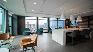 Pemandangan kota dari properti