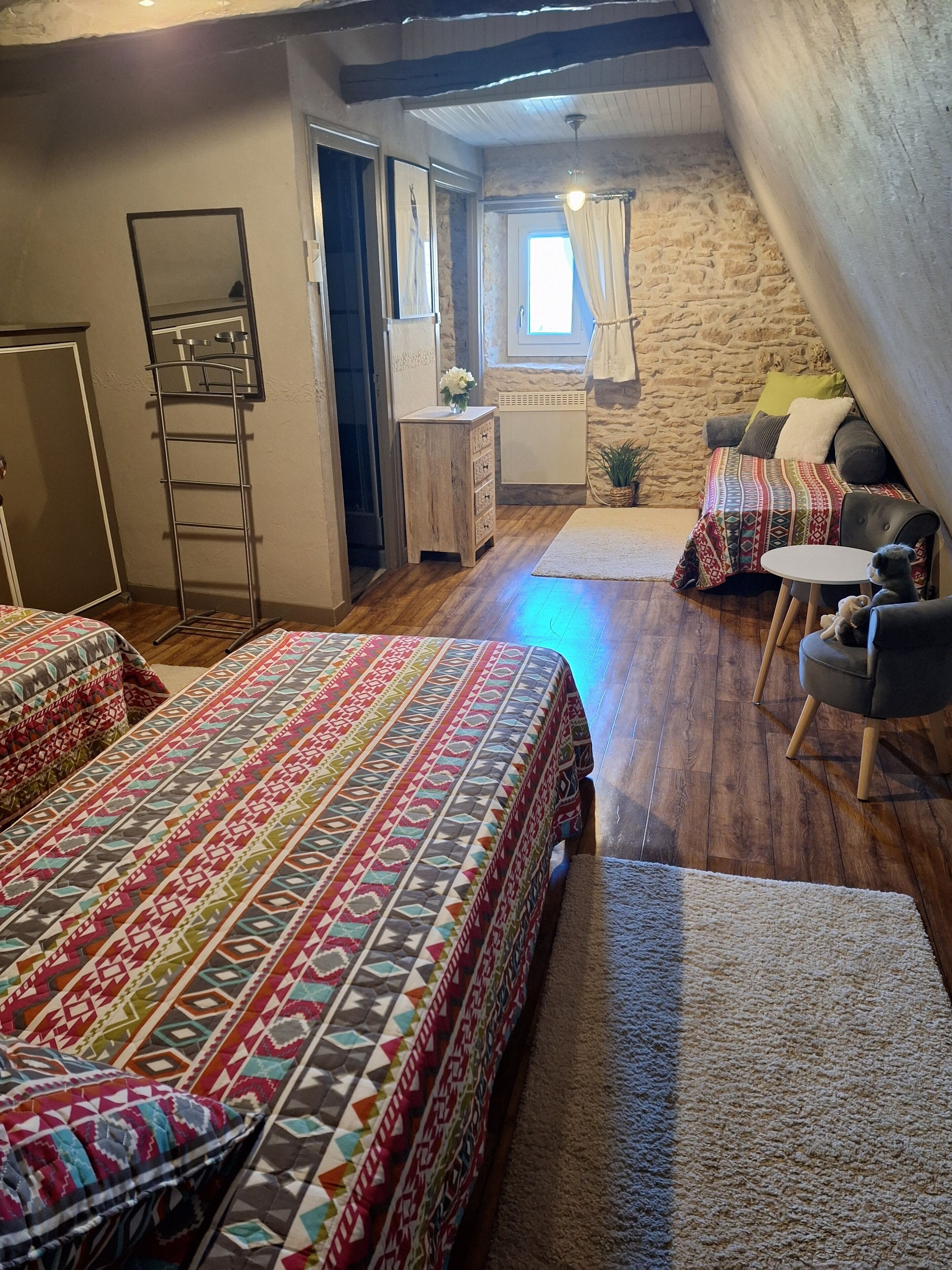 3 chambres, fer et planche à repasser, lit parapluie, Wi-Fi gratuit