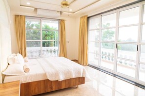 Royal Suite | Living area - Simmba Resort (Girgadhada)