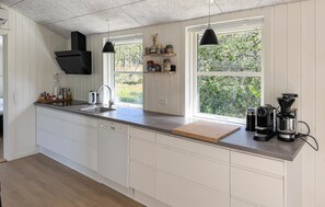 Fridge, oven, dishwasher, coffee/tea maker