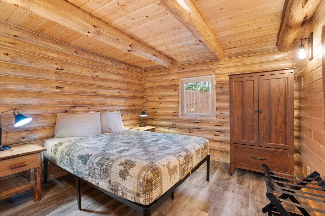 2 bedrooms, desk, iron/ironing board, travel crib