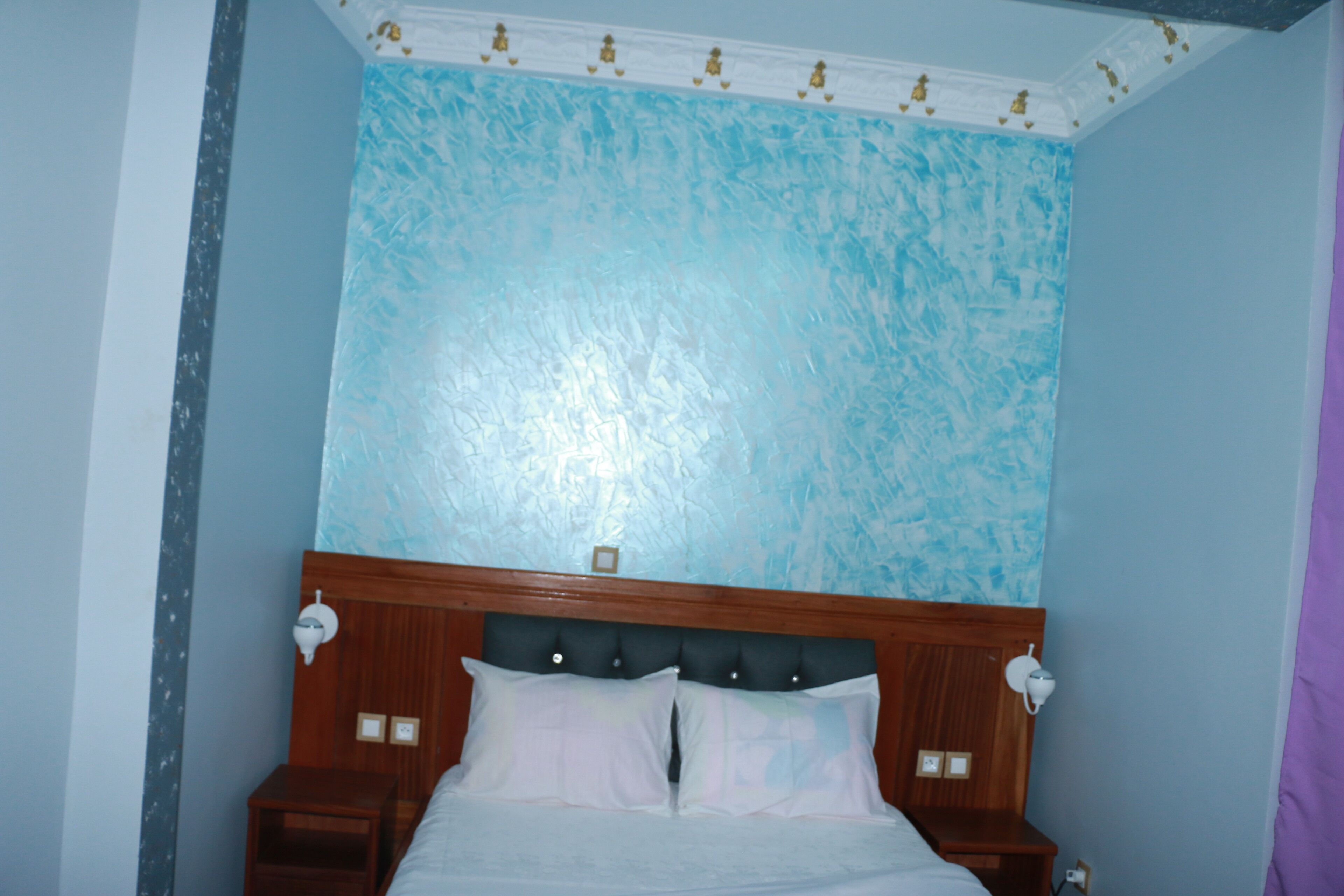 Egyptian cotton sheets, premium bedding, desk, free WiFi