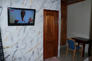 Deluxe Double Room | Egyptian cotton sheets, premium bedding, desk, free WiFi - Deudjui hôtel (Bafang)