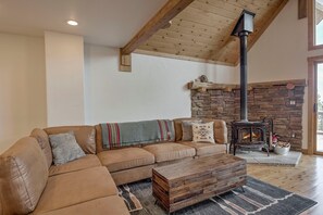 Smart TV, fireplace, DVD player, table football