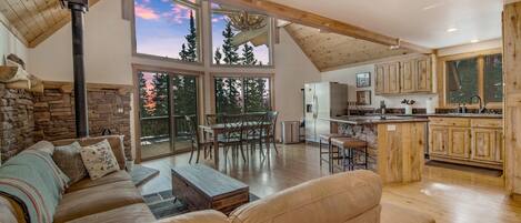 Smart-TV, peis, DVD-spiller og fotballspill