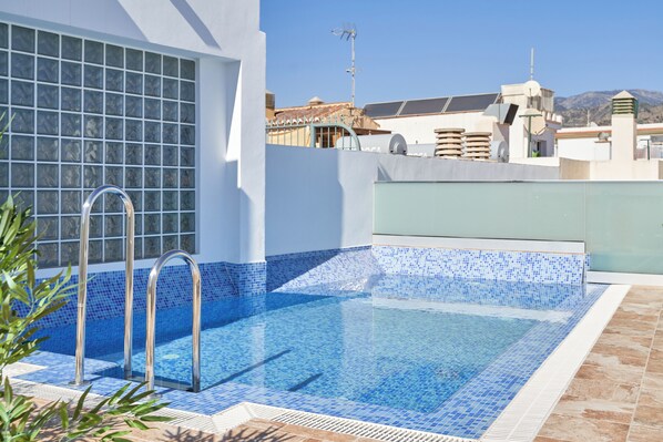 Pool - Studio Apartment "Nerja Boutique Street Level B1" with Shared Pool & Wi-Fi (Nerja)