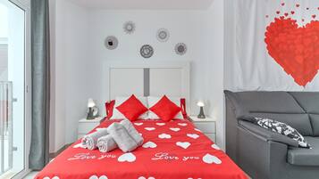 Fer et planche à repasser, Wi-Fi gratuit, draps fournis