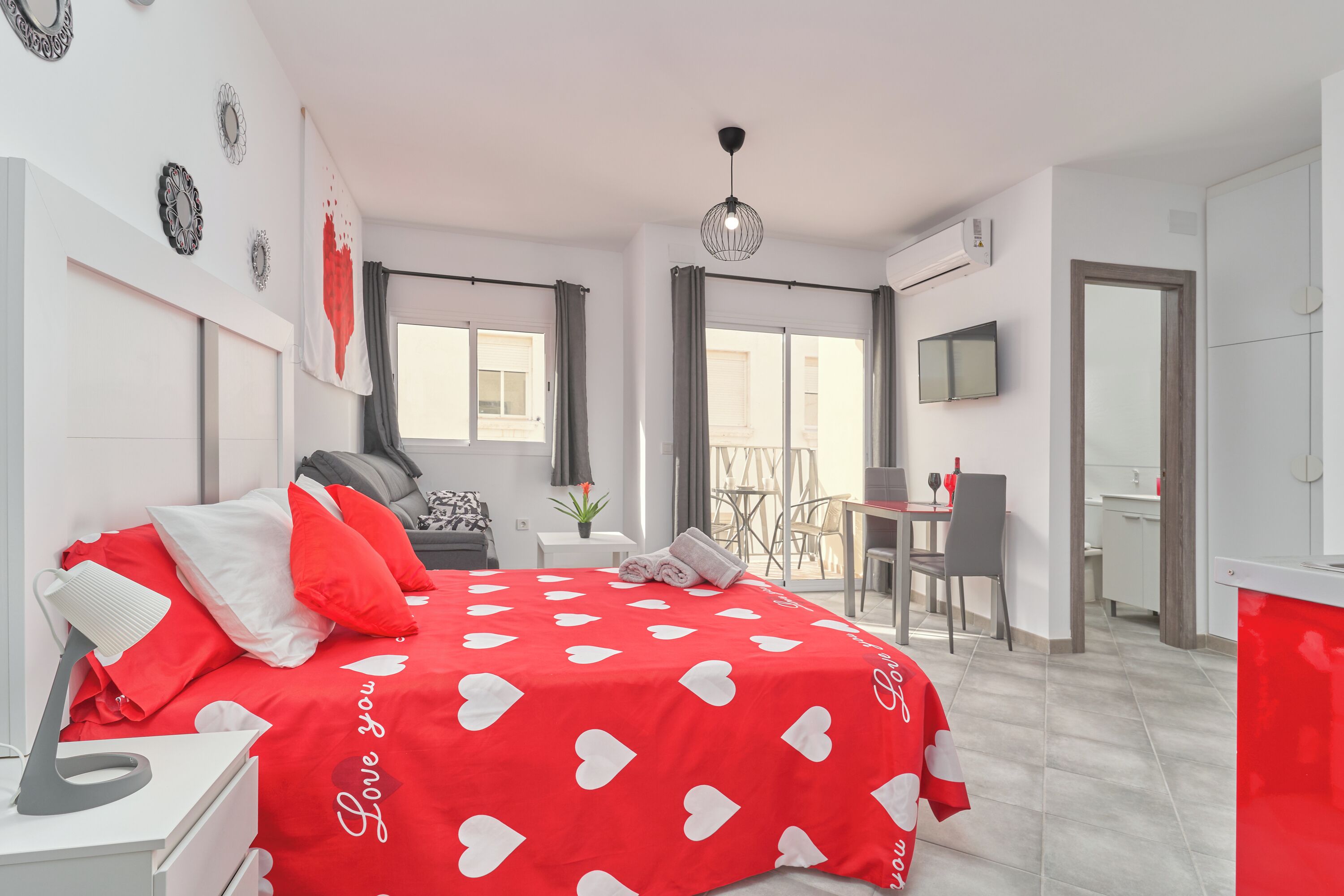 Bügeleisen/Bügelbrett, kostenloses WLAN, Bettwäsche