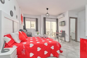 Ferros/tábuas de passar roupa, Wi-Fi de cortesia, roupa de cama