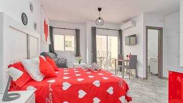 Bügeleisen/Bügelbrett, kostenloses WLAN, Bettwäsche