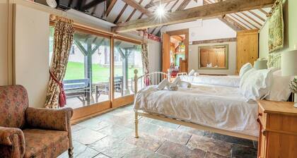 Chaxhill Barn - UK45603