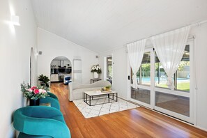 Interior - SHINE Carrum Down Spacious Family Oasis With Heated Pool (Carrum Downs)