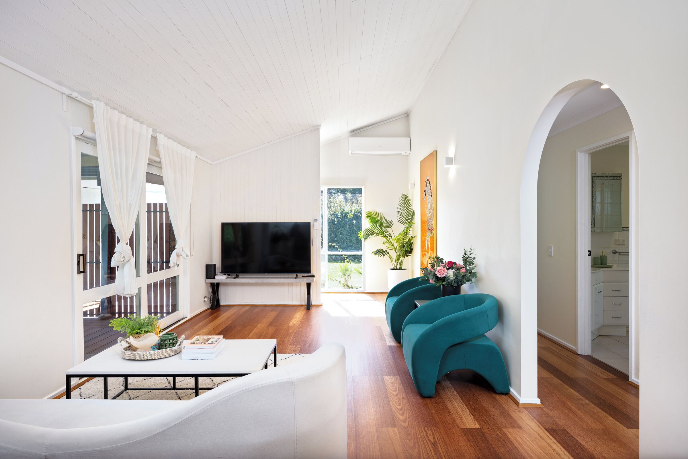 Shine Carrum Down Spacious Family Oasis With Heated Pool - Frankston