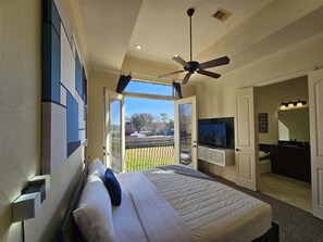 6 habitaciones, tabla de planchar con plancha, cuna de viaje y wifi