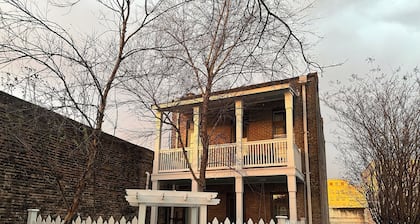 Heart of Downtown w Balcony by Dauphin St; walk to restaurants & shops SLEEPS 6!
