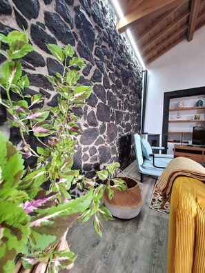 Interior - Casa do Poço - cozy house in a rural parish,a quiet space with sea views. (Santa Bárbara)