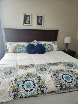 3 bedrooms, iron/ironing board, WiFi, bed sheets