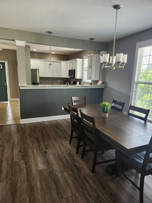 Dining - Waterfront Condo on Lake Marion (Santee)
