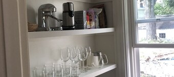 Sweet Cozy Victorian in Housatonic. Close to everything. 