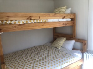 3 dormitorios, escritorio, tabla de planchar con plancha y wifi gratis