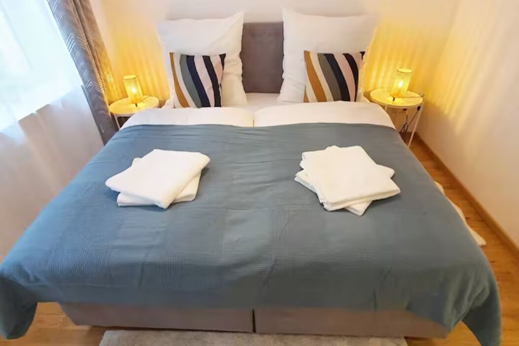 2 bedrooms, iron/ironing board, WiFi, bed sheets