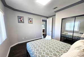 4 Schlafzimmer, Bügeleisen/Bügelbrett, WLAN, Bettwäsche